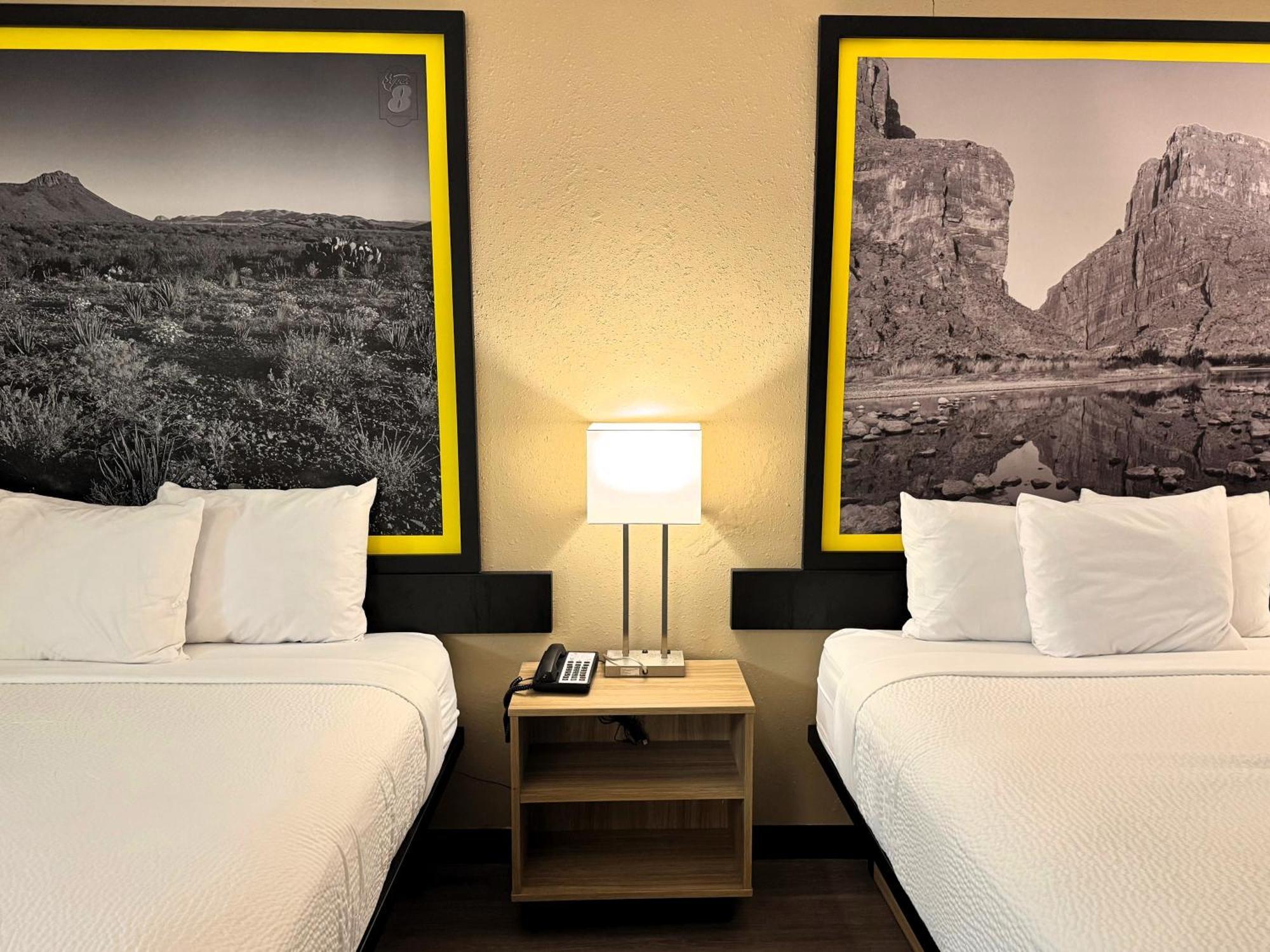 Super 8 By Wyndham Corpus Christi Airport Hotel Екстериор снимка