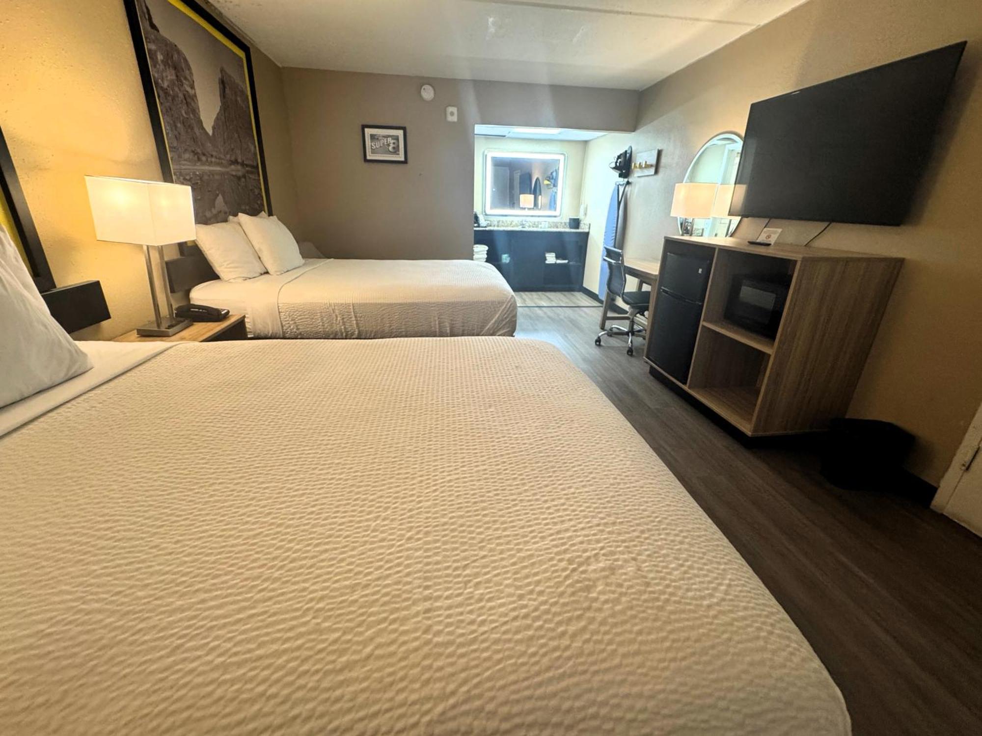 Super 8 By Wyndham Corpus Christi Airport Hotel Екстериор снимка