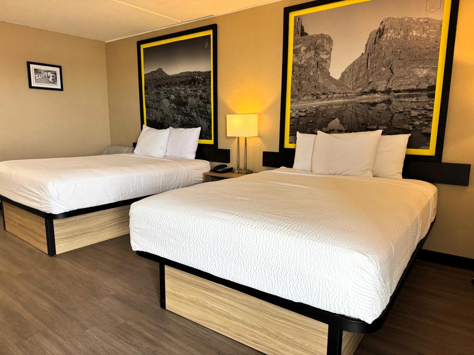 Super 8 By Wyndham Corpus Christi Airport Hotel Екстериор снимка