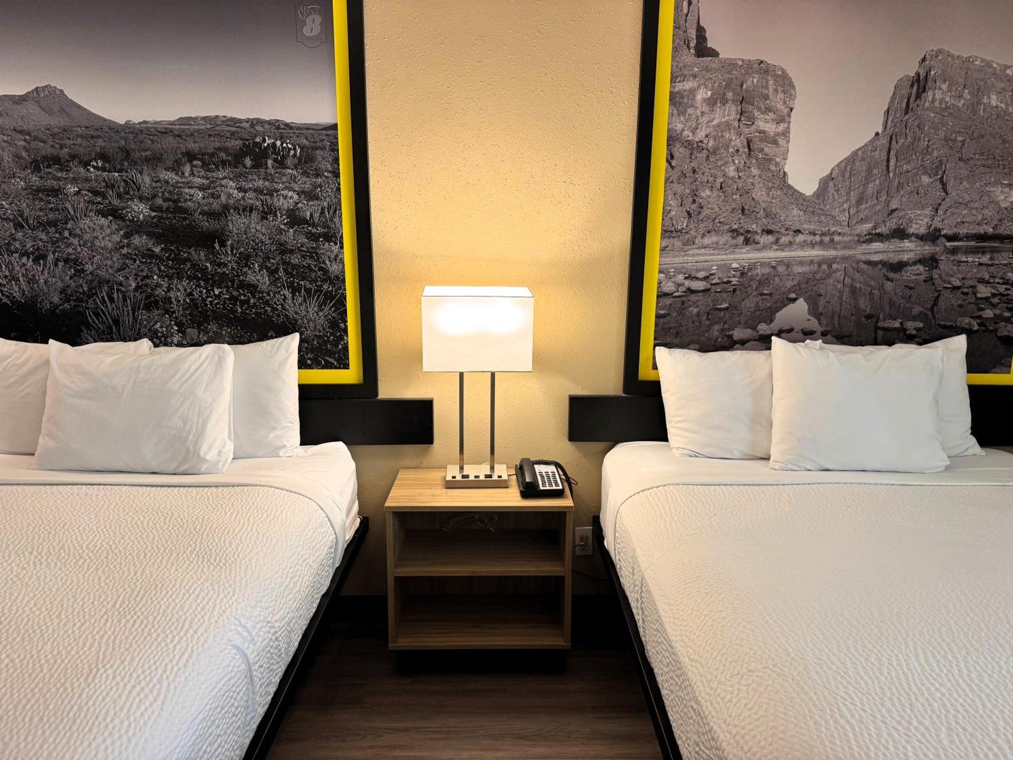 Super 8 By Wyndham Corpus Christi Airport Hotel Екстериор снимка