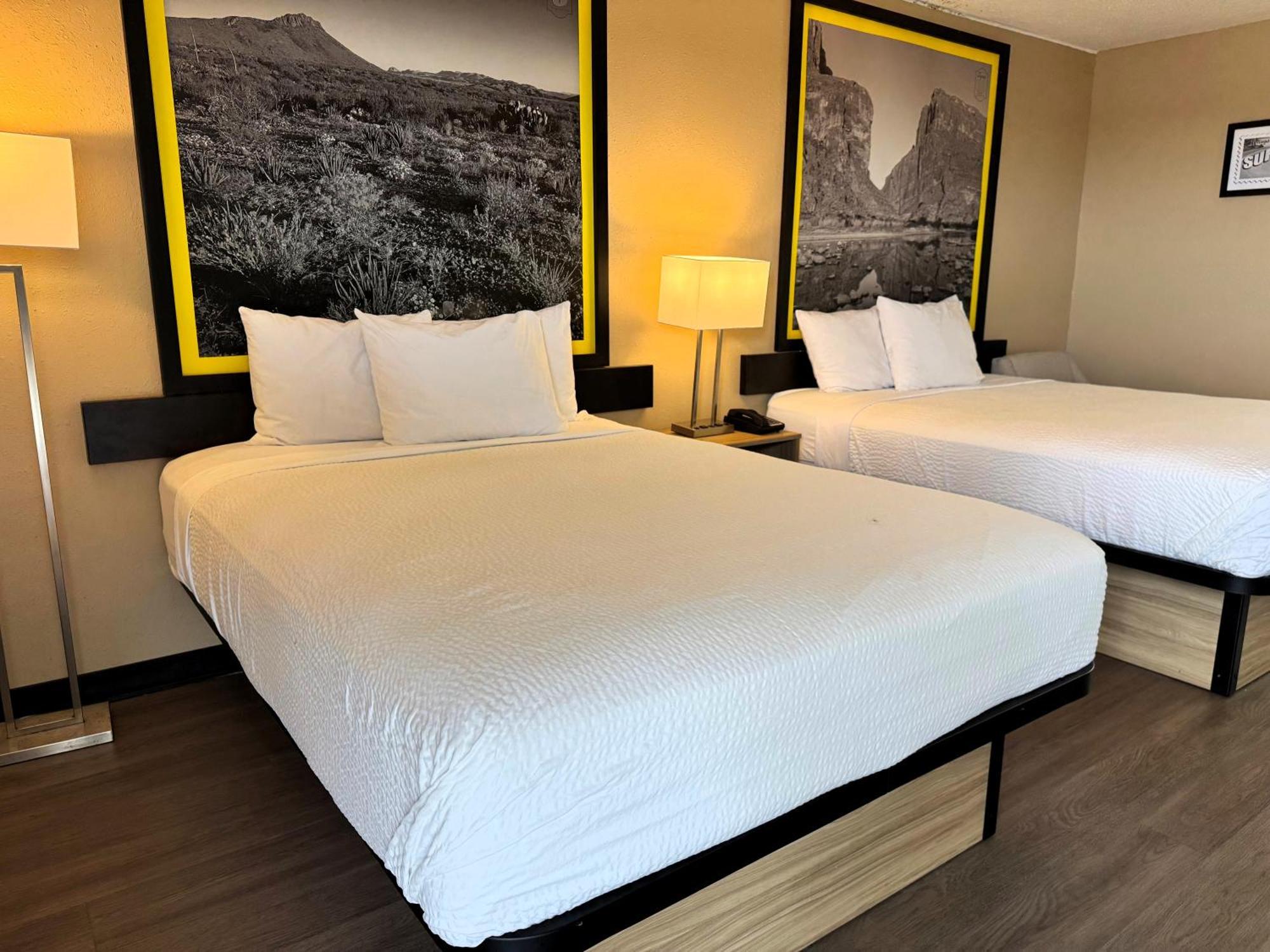 Super 8 By Wyndham Corpus Christi Airport Hotel Екстериор снимка