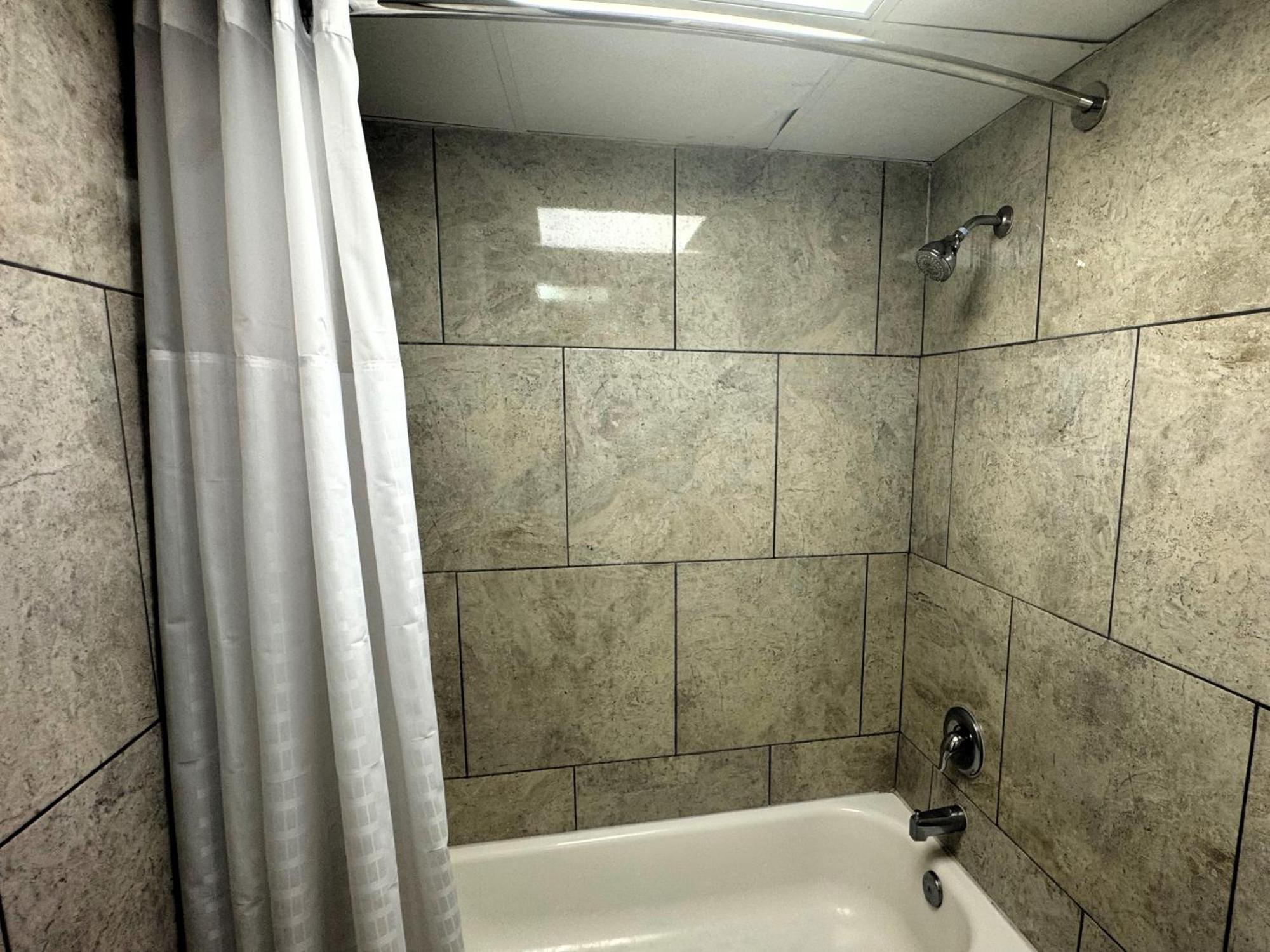 Super 8 By Wyndham Corpus Christi Airport Hotel Екстериор снимка
