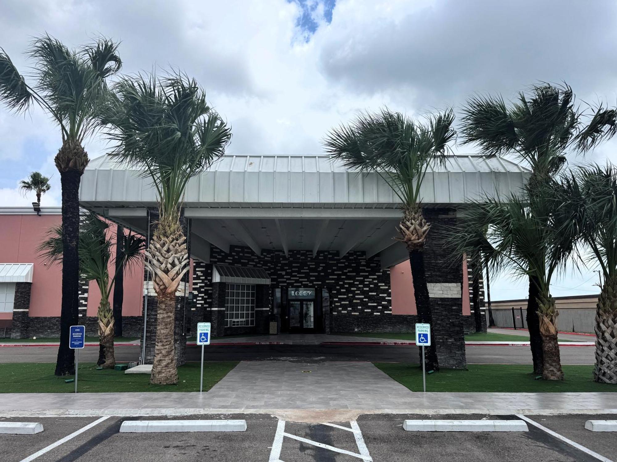 Super 8 By Wyndham Corpus Christi Airport Hotel Екстериор снимка