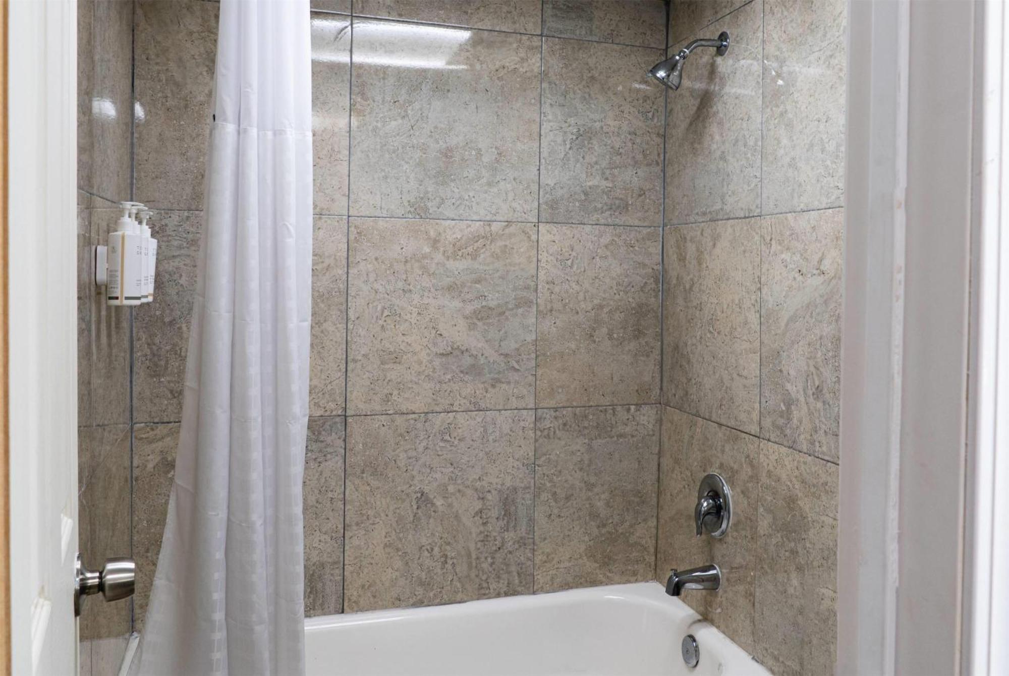 Super 8 By Wyndham Corpus Christi Airport Hotel Екстериор снимка