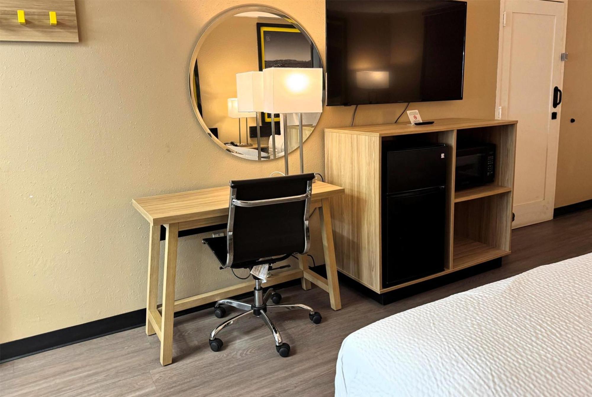 Super 8 By Wyndham Corpus Christi Airport Hotel Екстериор снимка