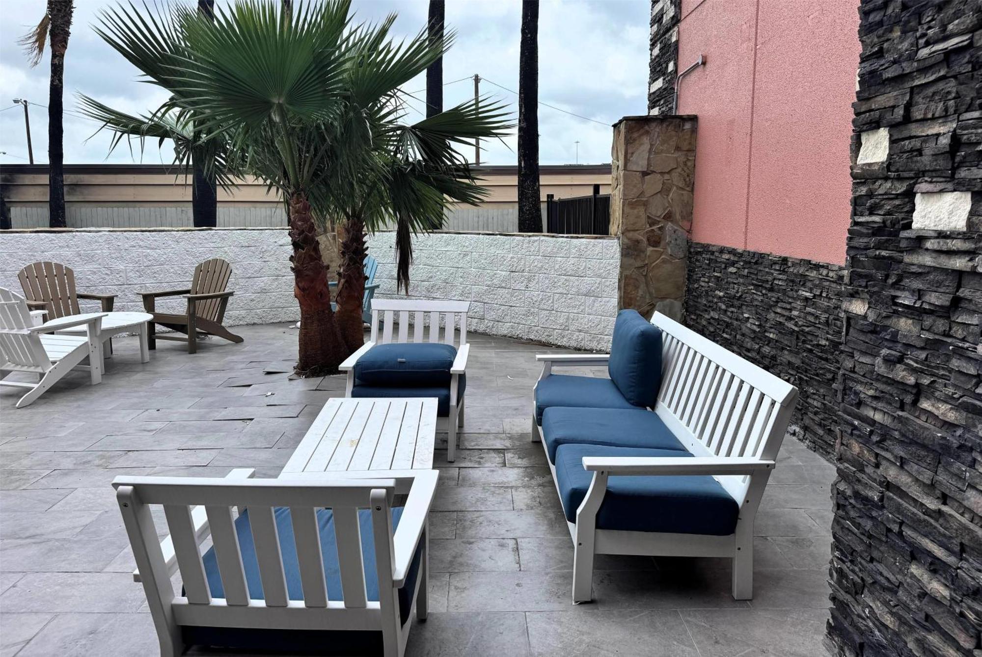 Super 8 By Wyndham Corpus Christi Airport Hotel Екстериор снимка