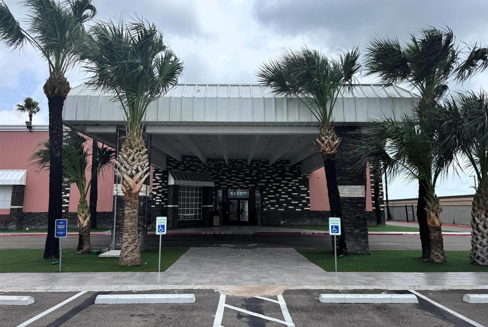 Super 8 By Wyndham Corpus Christi Airport Hotel Екстериор снимка
